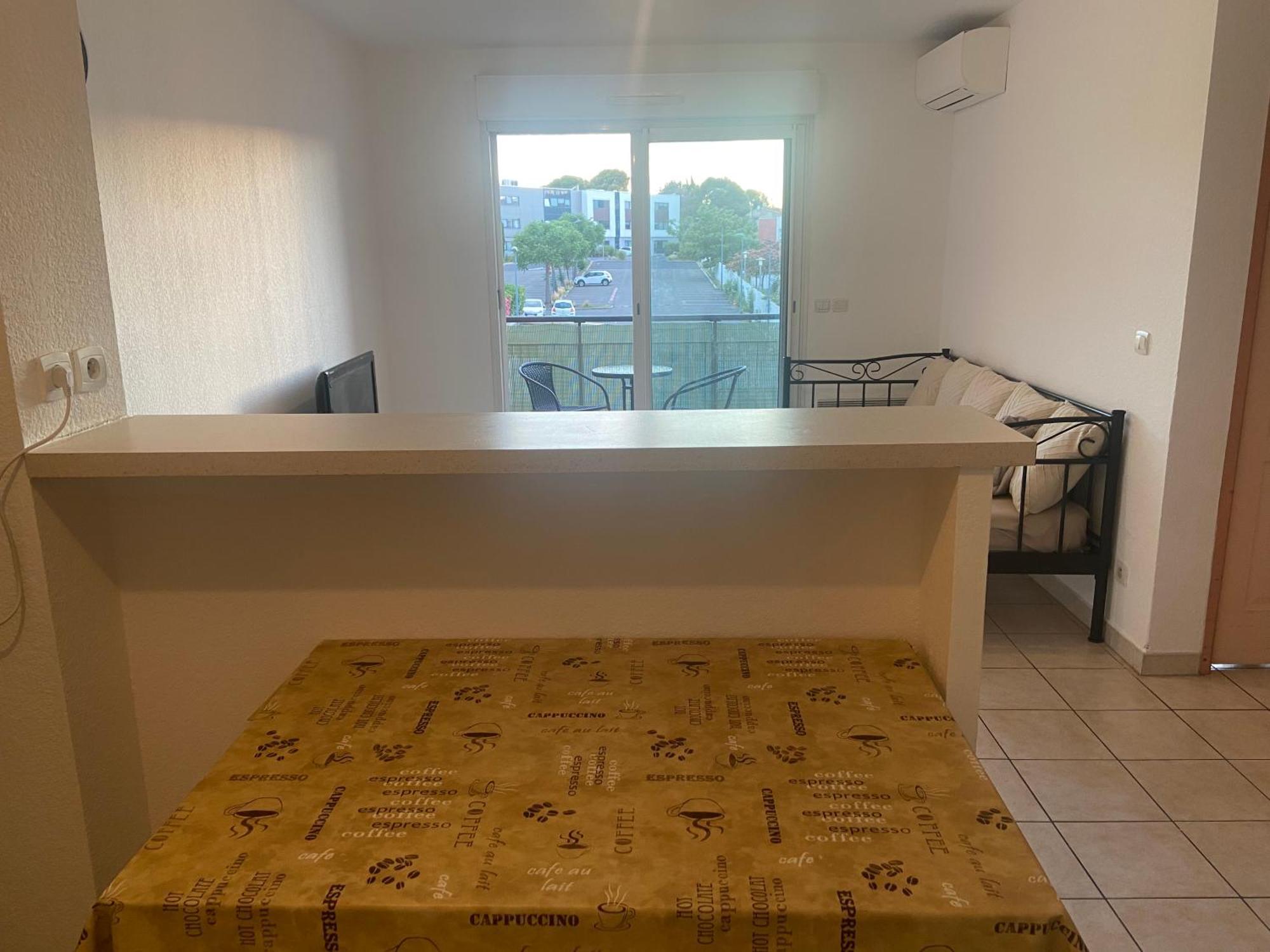 Appartement Apparemment Lumineux Proche De La Mer à Béziers Extérieur photo