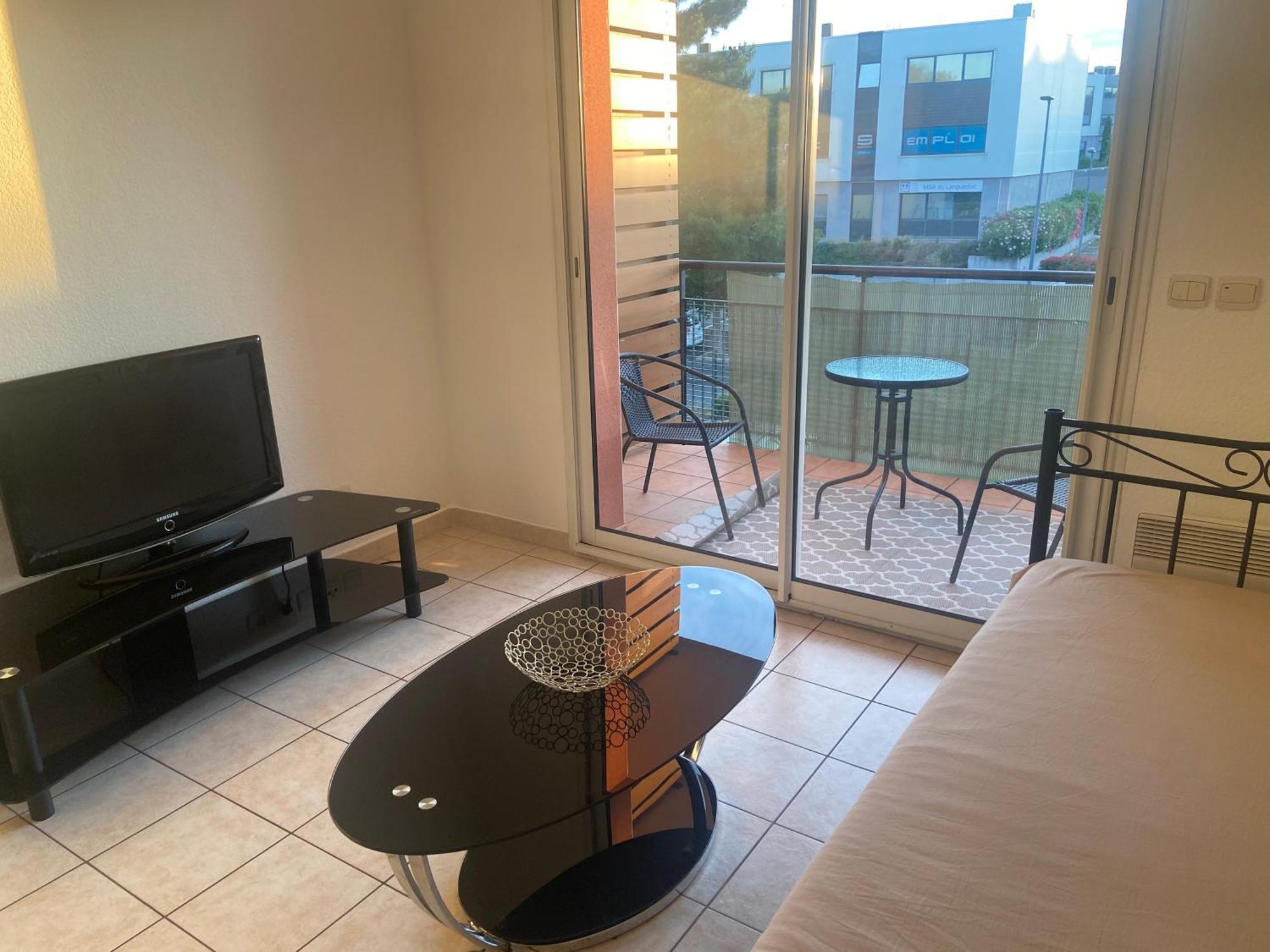 Appartement Apparemment Lumineux Proche De La Mer à Béziers Extérieur photo