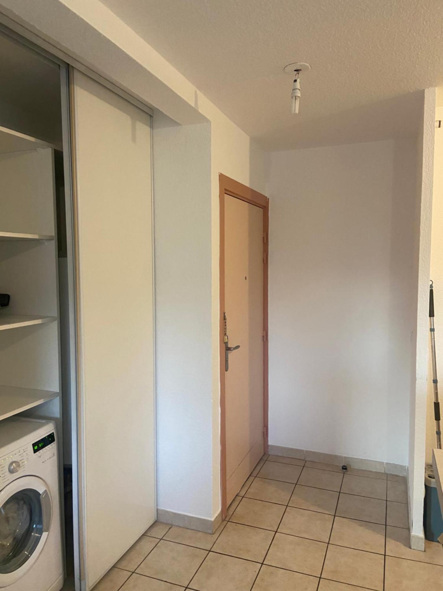 Appartement Apparemment Lumineux Proche De La Mer à Béziers Extérieur photo