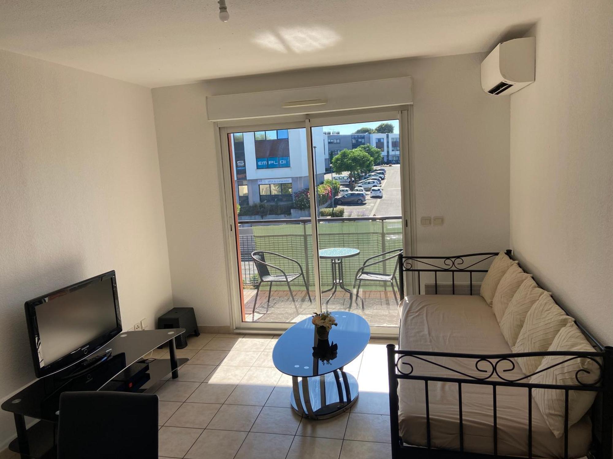 Appartement Apparemment Lumineux Proche De La Mer à Béziers Extérieur photo